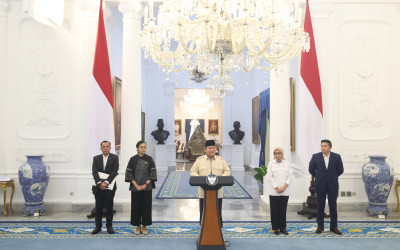 IHSG Anjlok, Prabowo Panggil Sri Mulyani hingga Luhut ke Istana