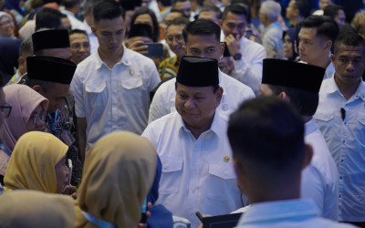 Prabowo Kunker ke Jawa Timur, Resmikan Pabrik Emas & Stadion