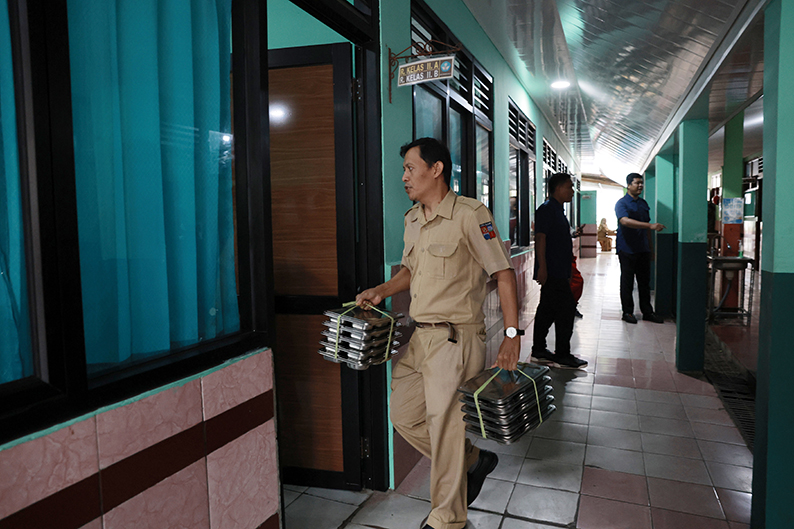Prabowo Tinjau Program MBG
