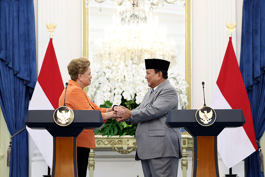 Presiden Prabowo menerima kunjungan Presiden NDB Dilma Vana Rousseff di Istana Merdeka, Jakarta, Selasa (25/03). [Tim Media Presiden]
