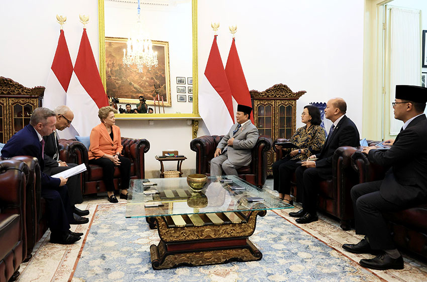 Presiden Prabowo menerima kunjungan Presiden NDB Dilma Vana Rousseff di Istana Merdeka, Jakarta, Selasa (25/03). [Tim Media Presiden]