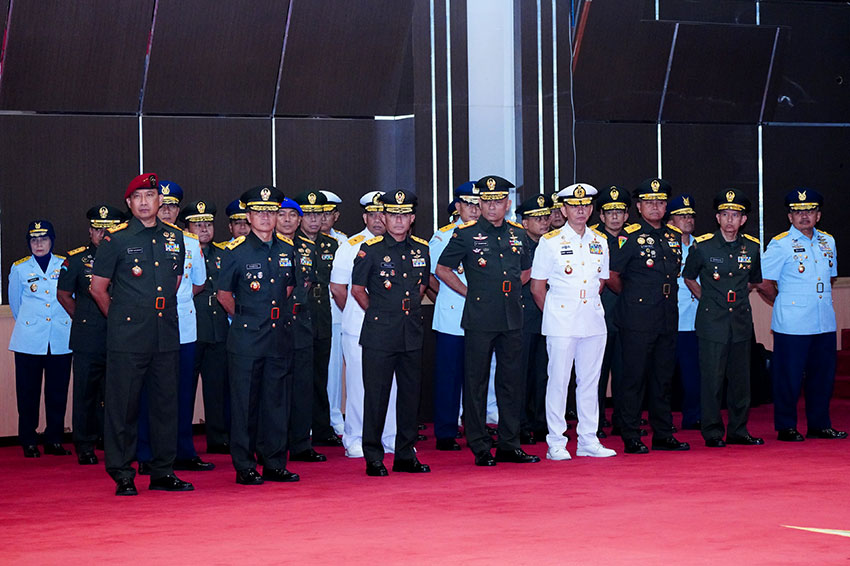 Kasum TNI Letjen TNI Richard Tampubolon memimpin Serah Terima Jabatan (Sertijab) enam jabatan strategis di lingkungan Mabes TNI. [astakom/Mabes TNI]
