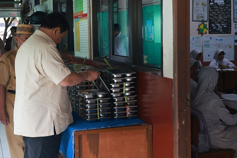 Prabowo Tinjau Program MBG