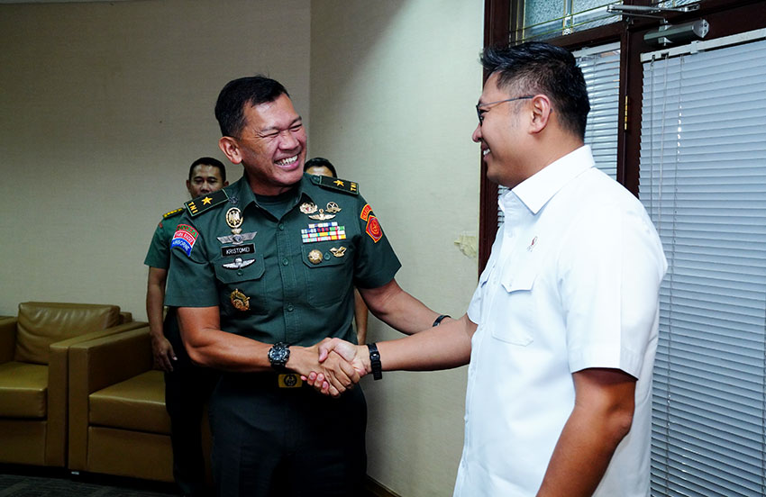 Acara pelepasan tim peliputan mudik Garuda TV di Jakarta, Senin (24/3). [astakom/Puspen TNI)