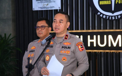 Kapolri Beri Pangkat Luar Biasa kepada Tiga Anggota Gugur Saat Grebek Sabung Ayam