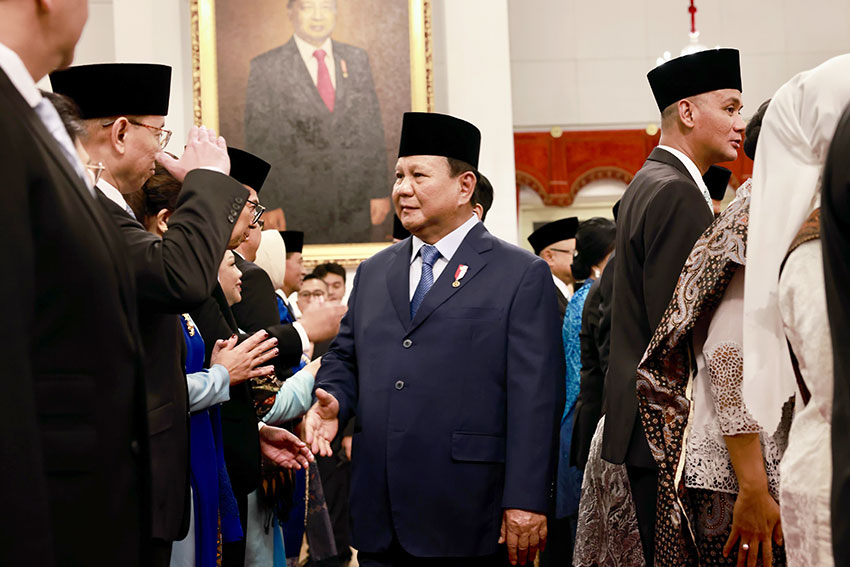 Pelantikan 31 duta besar luar biasa dan berkuasa penuh (LBBP) di Istana Negara, Jakarta, Senin (24/03). [astakom/Tim Media Presiden]