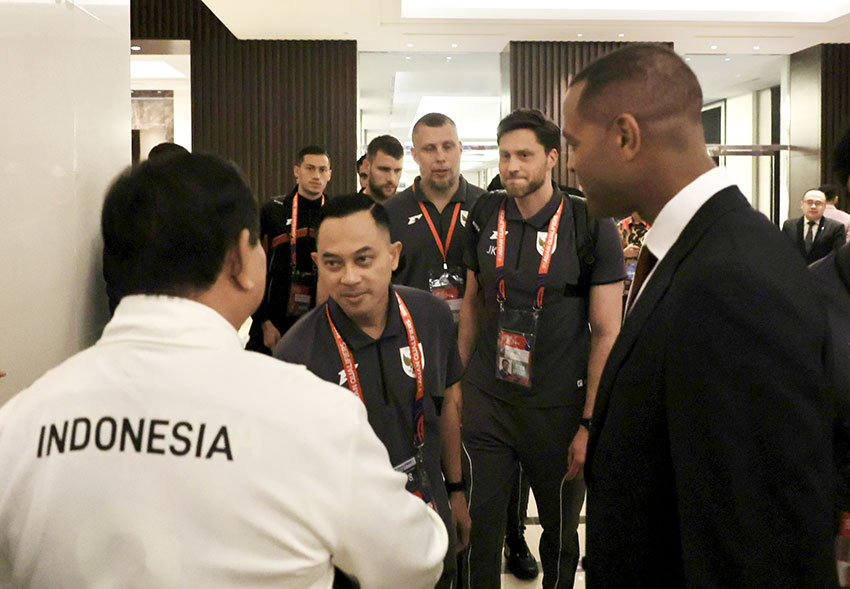 Presiden Prabowo bertemu Patrick Kluivert dan Timnas, di Jakarta, Selasa (25/3). [Tim Media Presiden]