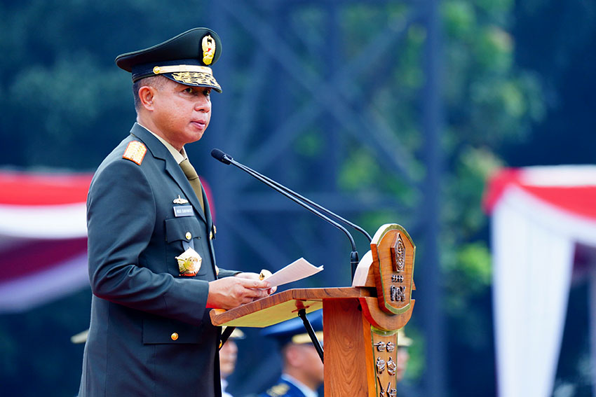 Panglima TNI Jenderal TNI Agus Subiyanto memimpin upacara Praspa di Stadion Tridek Mabes TNI, Cilangkap, Jakarta Timur, Kamis (27/03). [astakom/Puspen TNI]