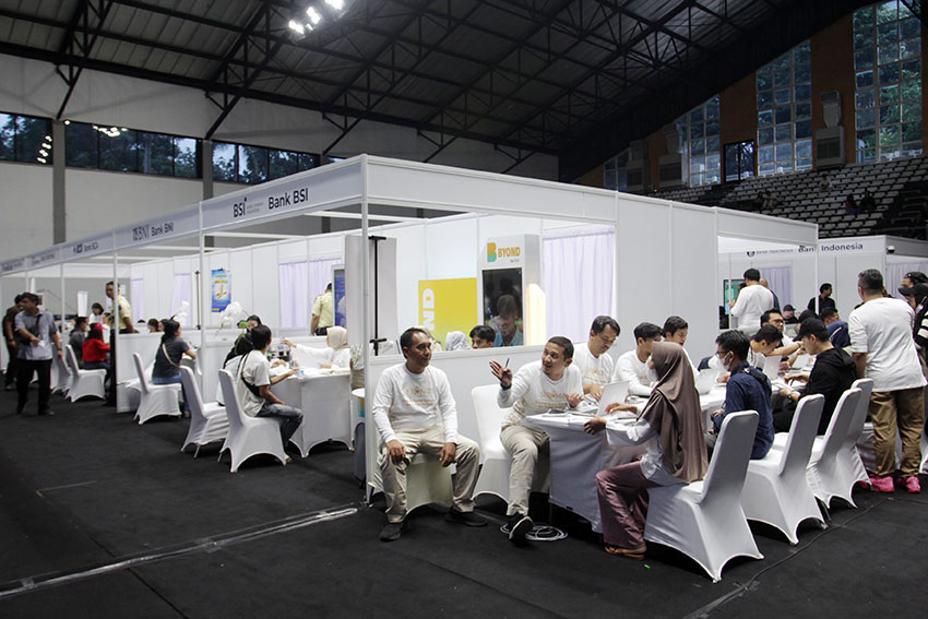 Layanan Penukaran Terpadu Bank Indonesia (BI) dan Perbankan Nasional, di Hall Basket, Senayan, Jakarta, Sabtu (22/3). [astakom/Antasena]