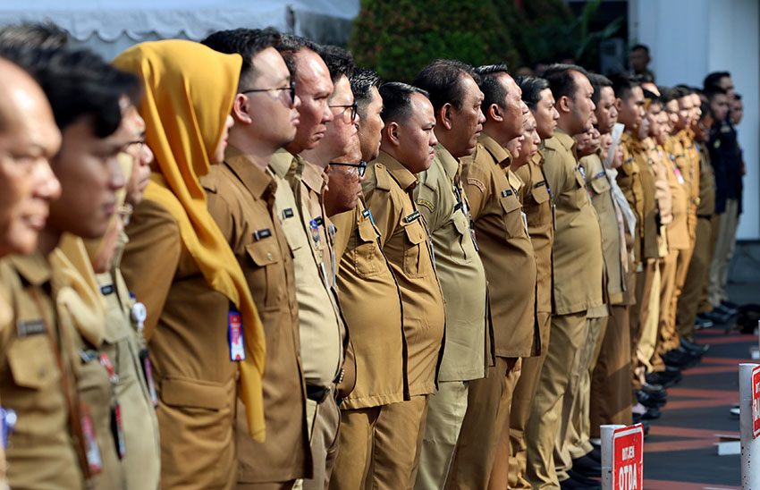 Para ASN mulai masuk kerja setelah cuti bersama Idul Fitri, di Kemendagri, Jakarta, Selasa (8/3). [astakom/Andi M Ilham]