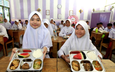Jangan Kosongkan Piring Anak-anak Indonesia!