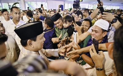 Pria Asal Medan Jalan Kaki Demi Bertemu Presiden Prabowo di Istana