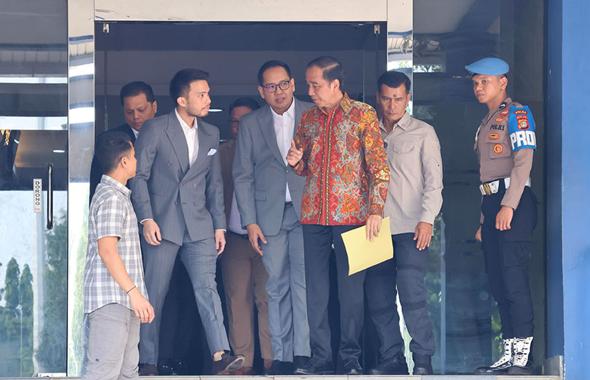 Joko Widodo usai melakukan pelaporan tudingan ijazah palsu di Polda Metro Jaya, Jakarta, Rabu (30/4). [astakom/Humas Polda)