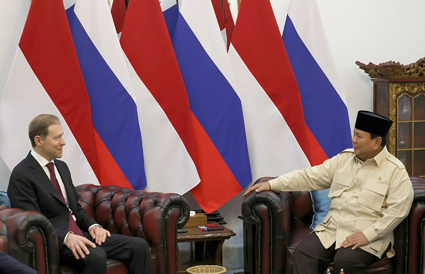 Presiden Prabowo menerima Wakil PM Rusia Denis Manturov, di Istana Merdeka, Jakarta, Selasa (15/4). [Tim Media Presiden]