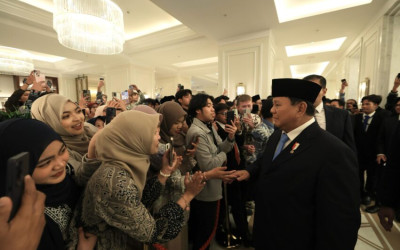 Antusiasme WNI Menyambut Kedatangan Presiden Prabowo di Qatar