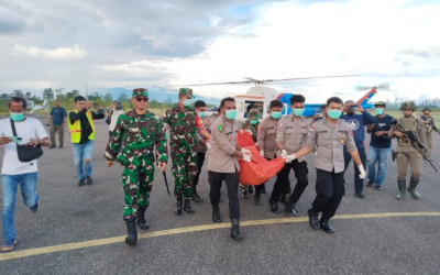 Kodim Yahukimo dan Polri Evakuasi Jenazah Korban Kekejaman KKB