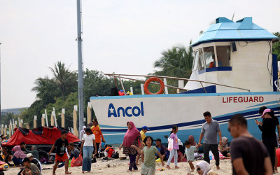 Libur Lebaran, Ratusan Ribu Wisatawan Padati Ancol