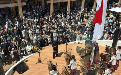 Hadirkan Saung Angklung Udjo, Paviliun Indonesia Banjir Pengunjung