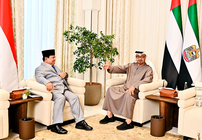 Presiden Prabowo bertemu dengan Presiden MBZ, di Abu Dhabi, Rabu (9/4). [Tim Media Presiden]