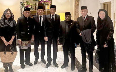 Mengapa Prabowo Mengutus Jokowi Hadiri Pemakaman Paus Fransiskus?