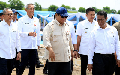Presiden Prabowo Melakukan Tanam Padi Serentak di 14 Provinsi