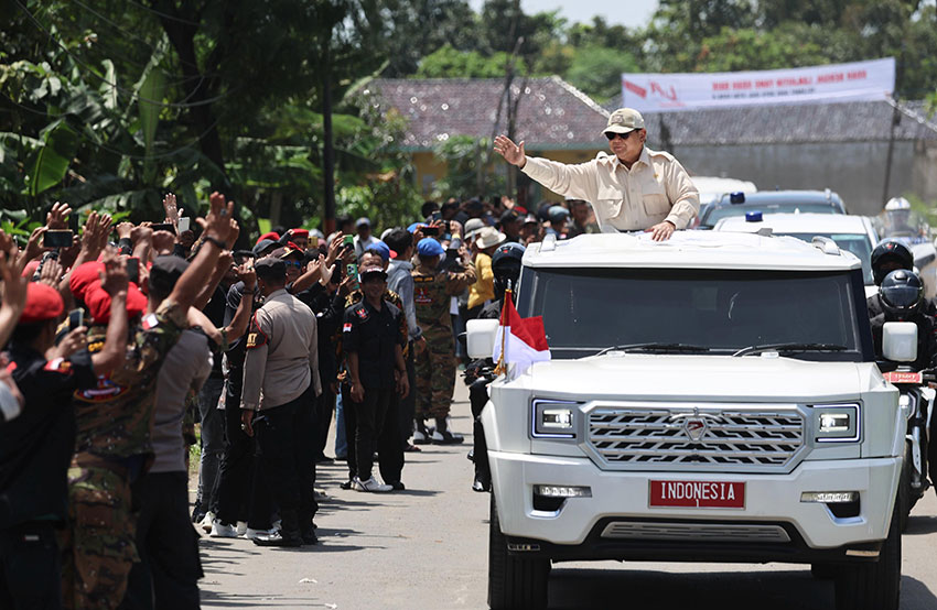 Presiden Prabowo pimpin panen raya serentak di Majalengka, Senin (7/4). [Tim Media Presiden]