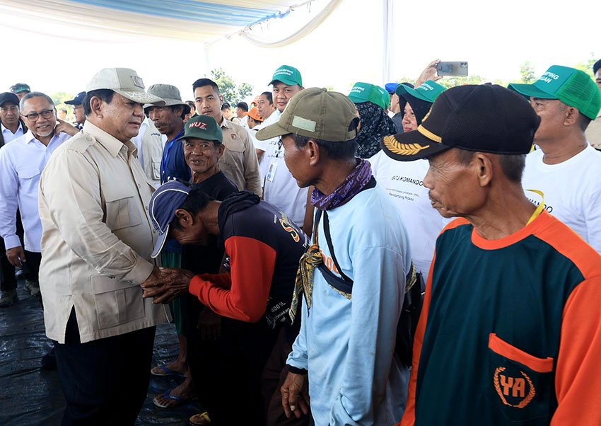 Presiden Prabowo pimpin panen raya serentak di Majalengka, Senin (7/4). [Tim Media Presiden]