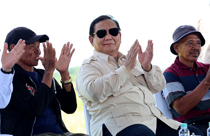 Presiden Prabowo pimpin panen raya serentak di Majalengka, Senin (7/4). [Tim Media Presiden]