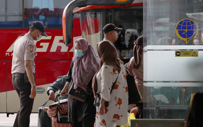 Arus Balik di Terminal Bus Pulo Gebang