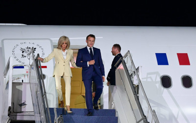 Macron Tiba di Jakarta, Apresiasi Keindahan Indonesia dan Persahabatan dengan Prabowo