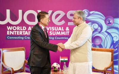 Menbud Temui Menteri Informasi dan Penyiaran India Bahas Co-Host WAVES 2026