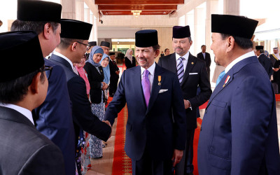 Presiden Prabowo Disambut Hangat Sultan Brunei di Istana Nurul Iman