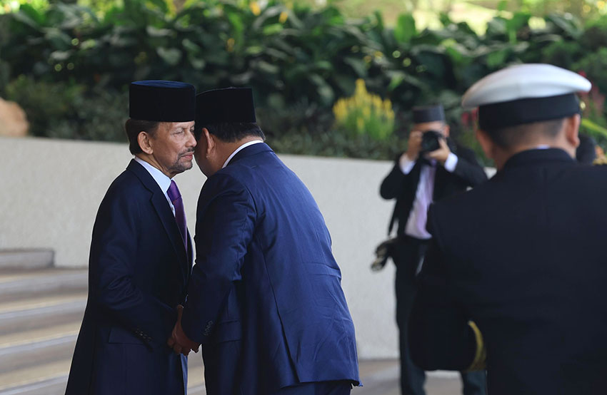Presiden Prabowo Subianto tiba di Brunei Darussalam, Rabu (14/5). [Tim Media Presiden]