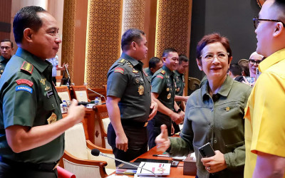 Panglima TNI dan DPR Bahas Isu Strategis