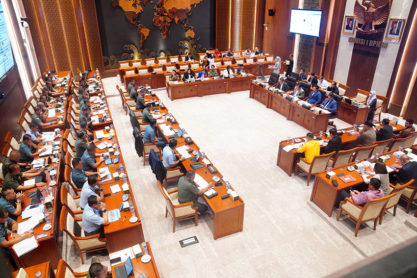 Raker Komisi I DPR RI di Gedung Nusantara II, Kompleks Parlemen, Jakarta, Senin (26/5). [astakom/Pen TNI]