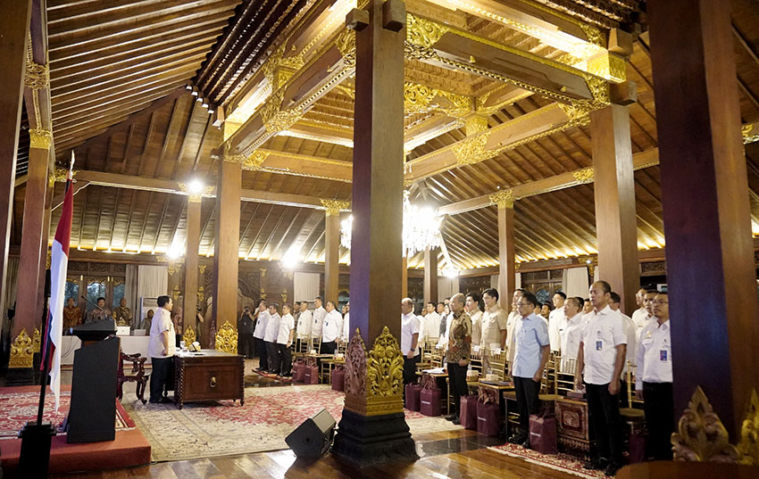 Presiden  Prabowo memberi pengarahan Kepada jajaran BGN dan SPPG, di Padepokan Garudayaksa, Hambalang, Bogor, Jawa Barat, Sabtu (3/5). [Tim Media Presiden/Albrianso Wayapen Berlian]