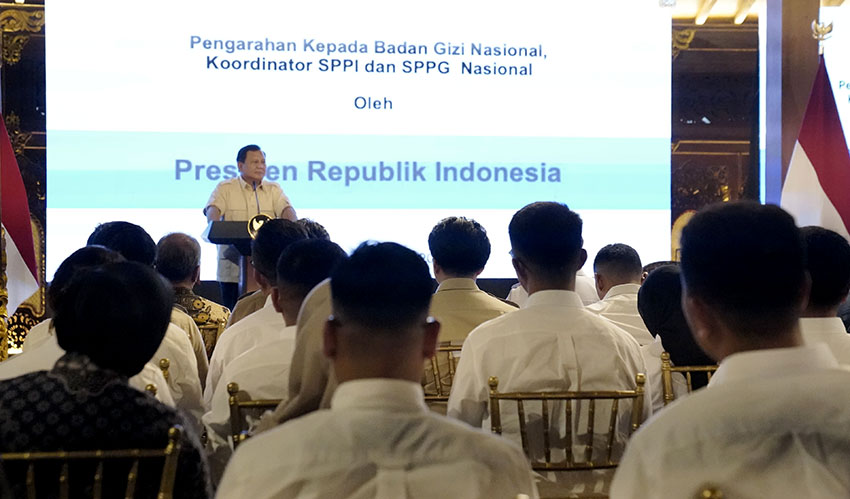 Presiden  Prabowo memberi pengarahan Kepada jajaran BGN dan SPPG, di Padepokan Garudayaksa, Hambalang, Bogor, Jawa Barat, Sabtu (3/5). [Tim Media Presiden]
