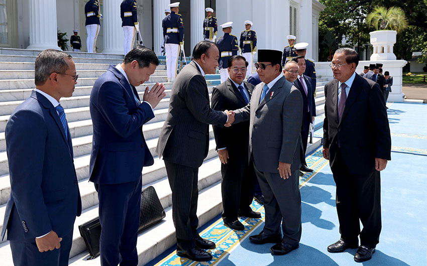 Presiden Prabowo menerima kunjungan Presiden Senat Kerajaan Kamboja Samdech Akka Moha Sena Padei Techo Hun Sen di Istana Merdeka, Jakarta, Senin (5/5). [Tim Media Presiden/Andi Muhammad Ilham]