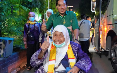 Tak Patah Semangat, Petugas Haji Terus Layani Jemaah hingga Titik Akhir
