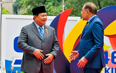 Momen Hangat Anwar Ibrahim dan Prabowo, Pertemuan Dua Sahabat di Halaman KLCC