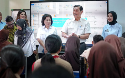 Luhut Turun Gunung, Tinjau Langsung Pelaksanaan Program Makan Bergizi Gratis
