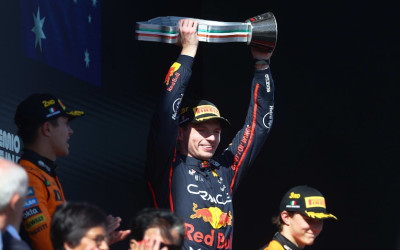 Max Verstappen Taklukkan F1 GP 2025, Duo McLaren Dibungkam di Imola!