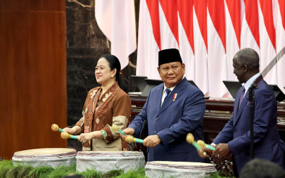 Presiden Prabowo Tabuh Gendang Tabuik, Buka Konferensi Parlemen OKI