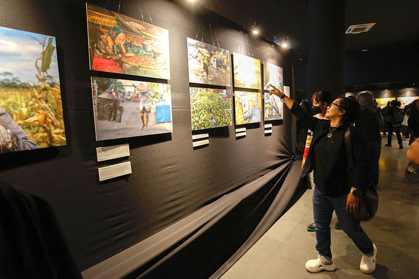 Pameran foto PFI di di Art Gallery Gelanggang Inovasi dan Kreativitas (GIK) Universitas Gadjah Mada (UGM), Jogjakarta, Kamis (1/5). [astakom/PFI Jogjakarta]