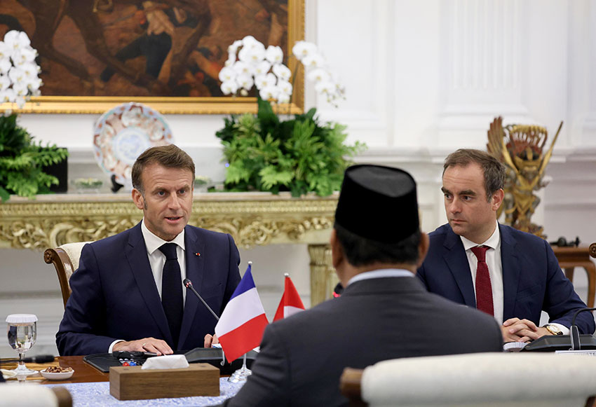 Presiden Prabowo Subianto melakukan pertemuan bilateral dengan Presiden Prancis Emmanuel Macron, di Istana Merdeka, Jakarta, Rabu (28/5). [Tim Media Presiden]