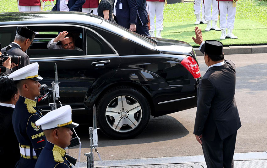 Presiden Prabowo Subianto melakukan pertemuan bilateral dengan Presiden Prancis Emmanuel Macron, di Istana Merdeka, Jakarta, Rabu (28/5). [Tim Media Presiden]