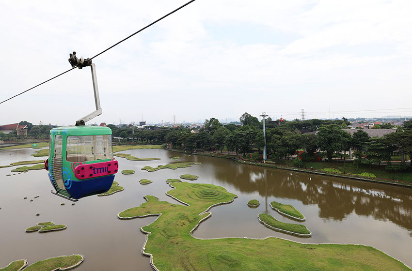 Taman Mini Indonesia Indah (TMII), Jakarta, Minggu (4/5). [astakom/Andi M Ilham]