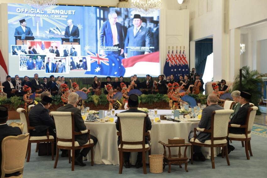 Presiden Prabowo Subianto menjamu makan siang Perdana Menteri Australia Anthony Albanese di Istana Merdeka, Jakarta, Kamis (15/5). [Tim Media Presiden]