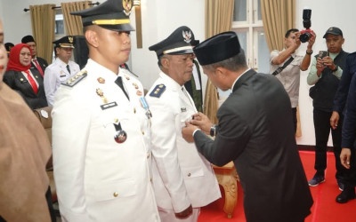 Dua Dekade Jadi Sopir Sampah, Arifin Kini Dilantik Jadi Lurah di Kampung JK