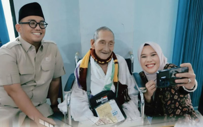 Kartika Sandra Desi dan Dahnil Anzar Lepas Jemaah Haji Sumsel: Labbaik Allahumma Labbaik